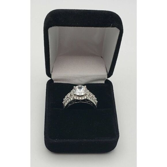 Round Cubic Zirconia Ring 925 Sterling Silver Size 8.5 Clear Sparkle Signed Med - Picture 8 of 8